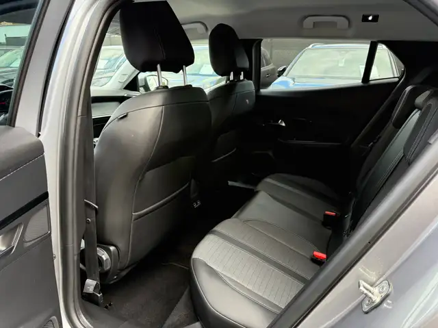 Peugeot 2008 view 15