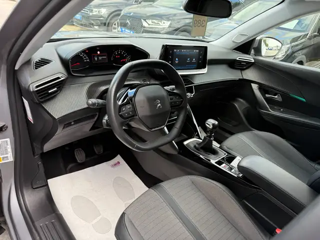 Peugeot 2008 view 14