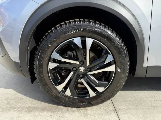 Peugeot 2008 view 12