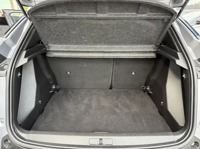 Peugeot 2008 view 16