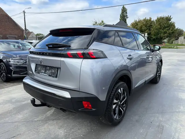Peugeot 2008 view 5