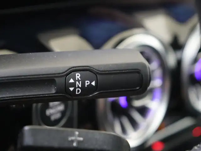 Mercedes-Benz GLA view 14