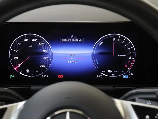 Mercedes-Benz GLA view 11