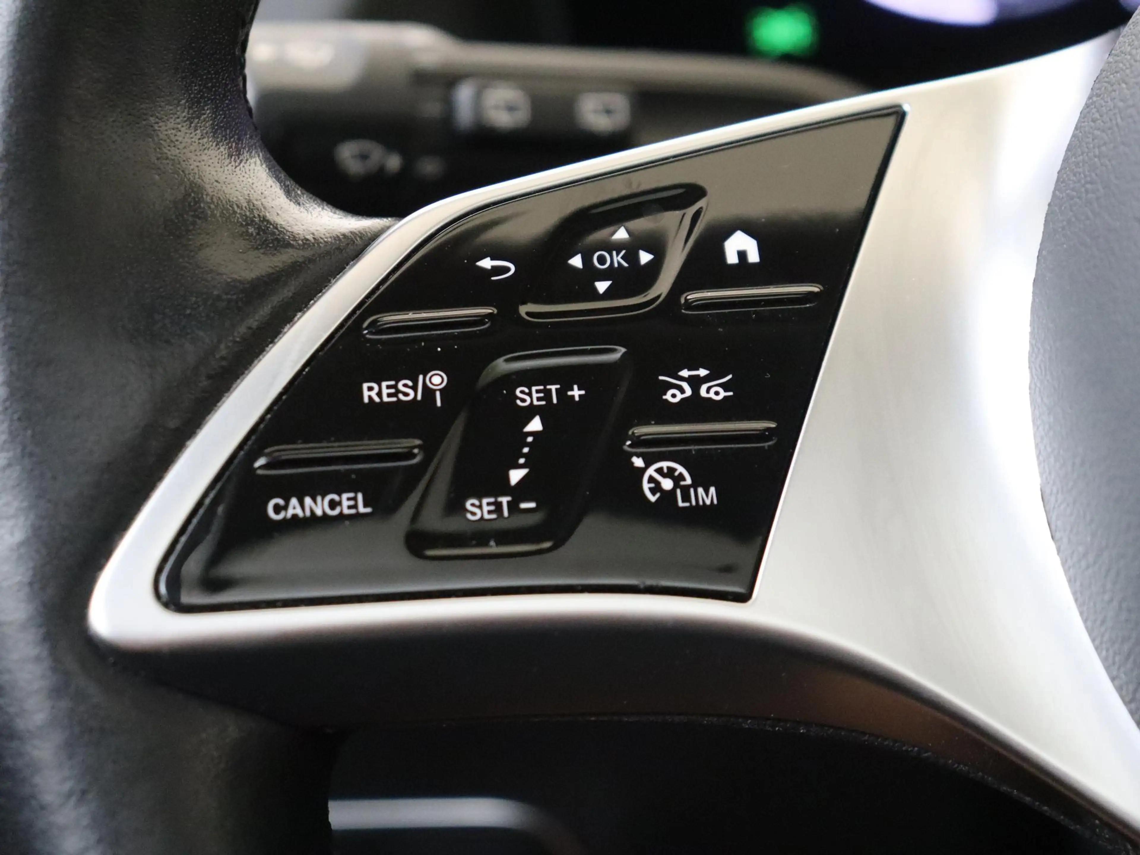 Mercedes-Benz GLA 250 e Star Edition Luxury Line / Panoramadak/ Rijassis — photo 12