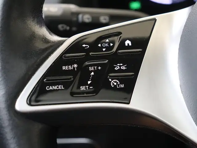 Mercedes-Benz GLA view 12