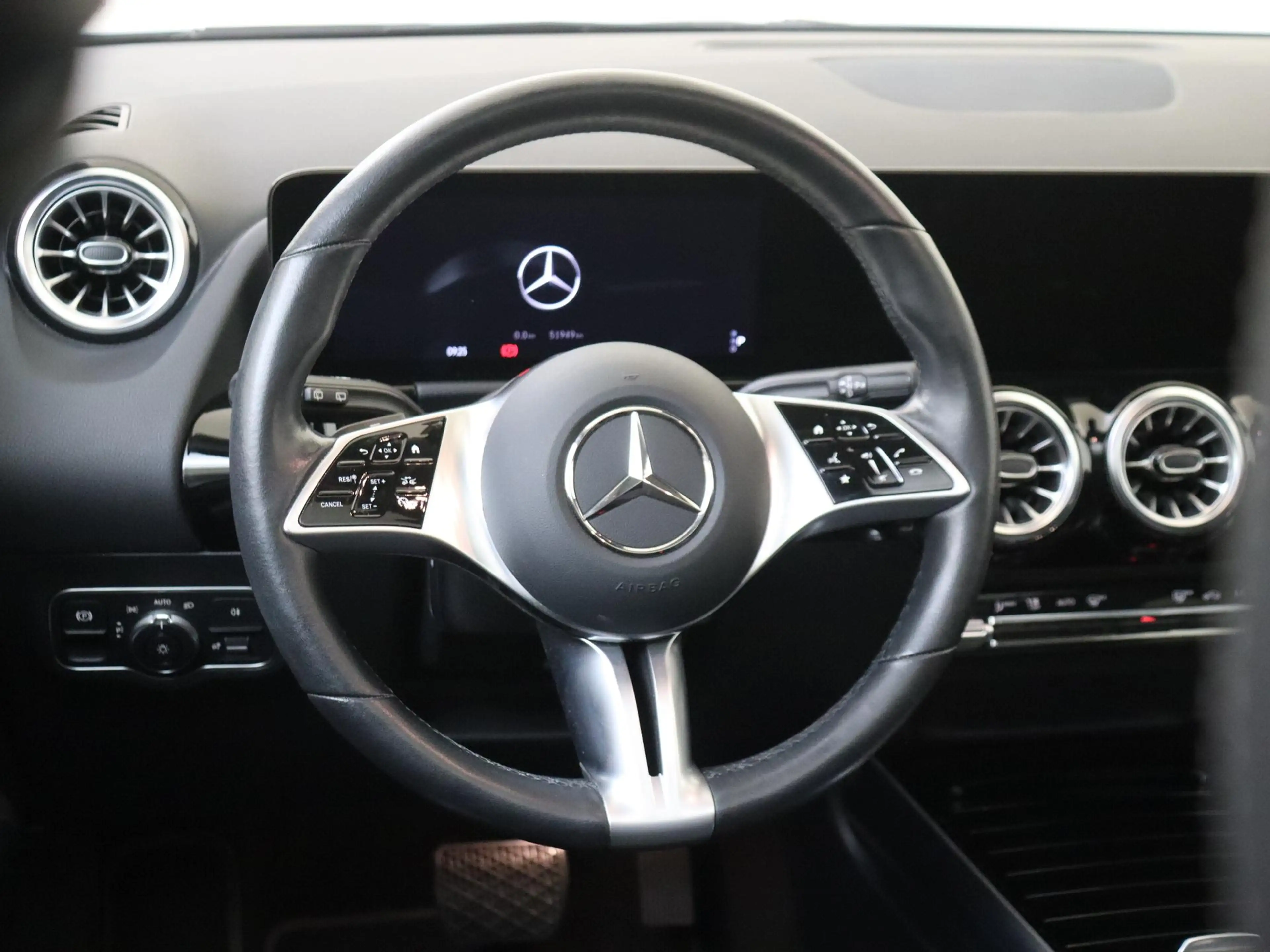 Mercedes-Benz GLA 250 e Star Edition Luxury Line / Panoramadak/ Rijassis — photo 10