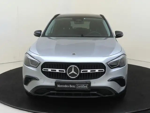 Mercedes-Benz GLA view 6