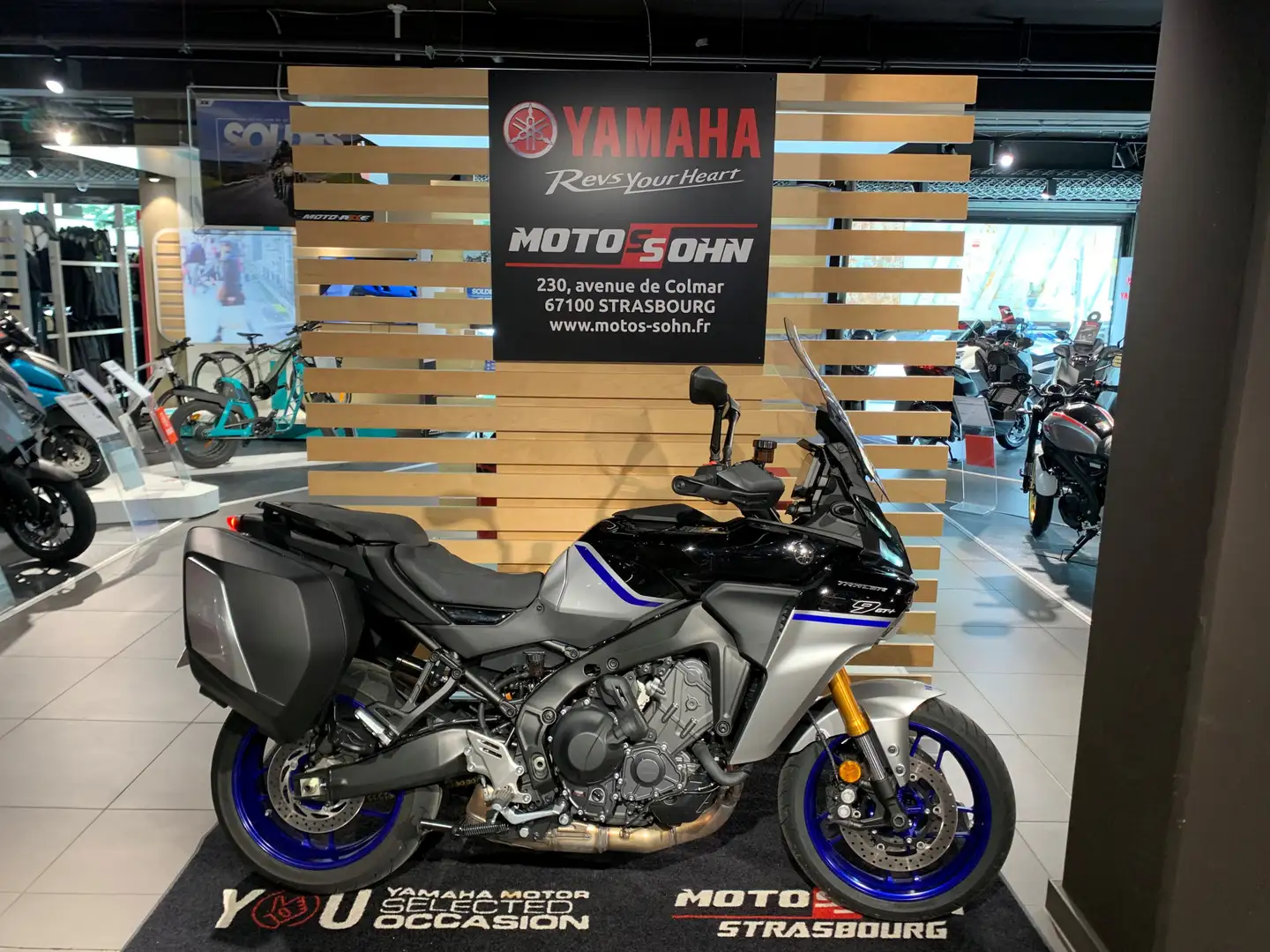 Yamaha Tracer 9 GT Gris - 1