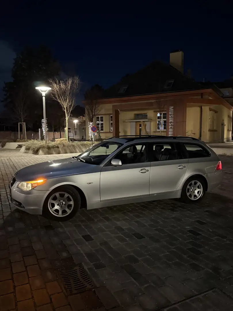 BMW 525 525d Touring Österreich-Paket Aut. - 2