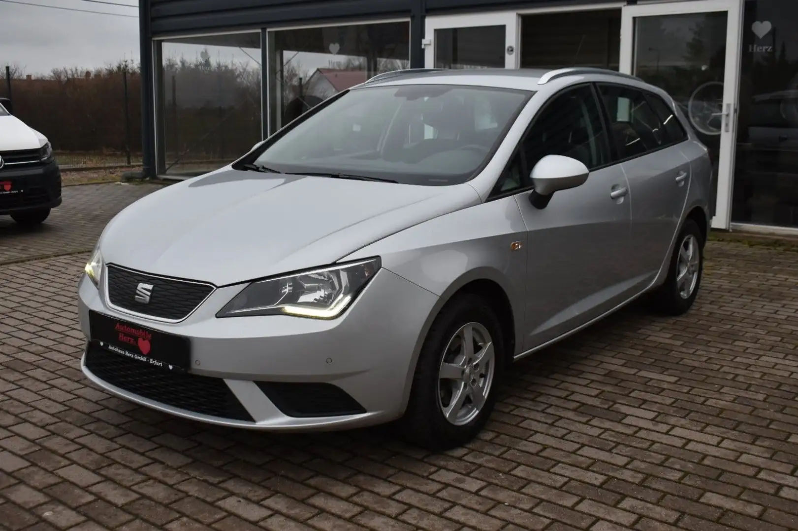 SEAT Ibiza 1.4 ST Style/Klima/Tüv/Navi/PDC/ Silber - 1