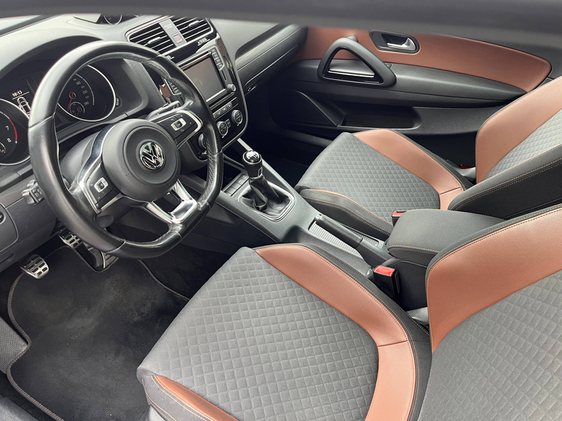 Volkswagen Scirocco 2.0 TSI Allstar*1.Hd,Navi,App,Kamera,Pano.Glasdach,Teilleder,Scheckheft gepf bei VW,TOP** — photo 6