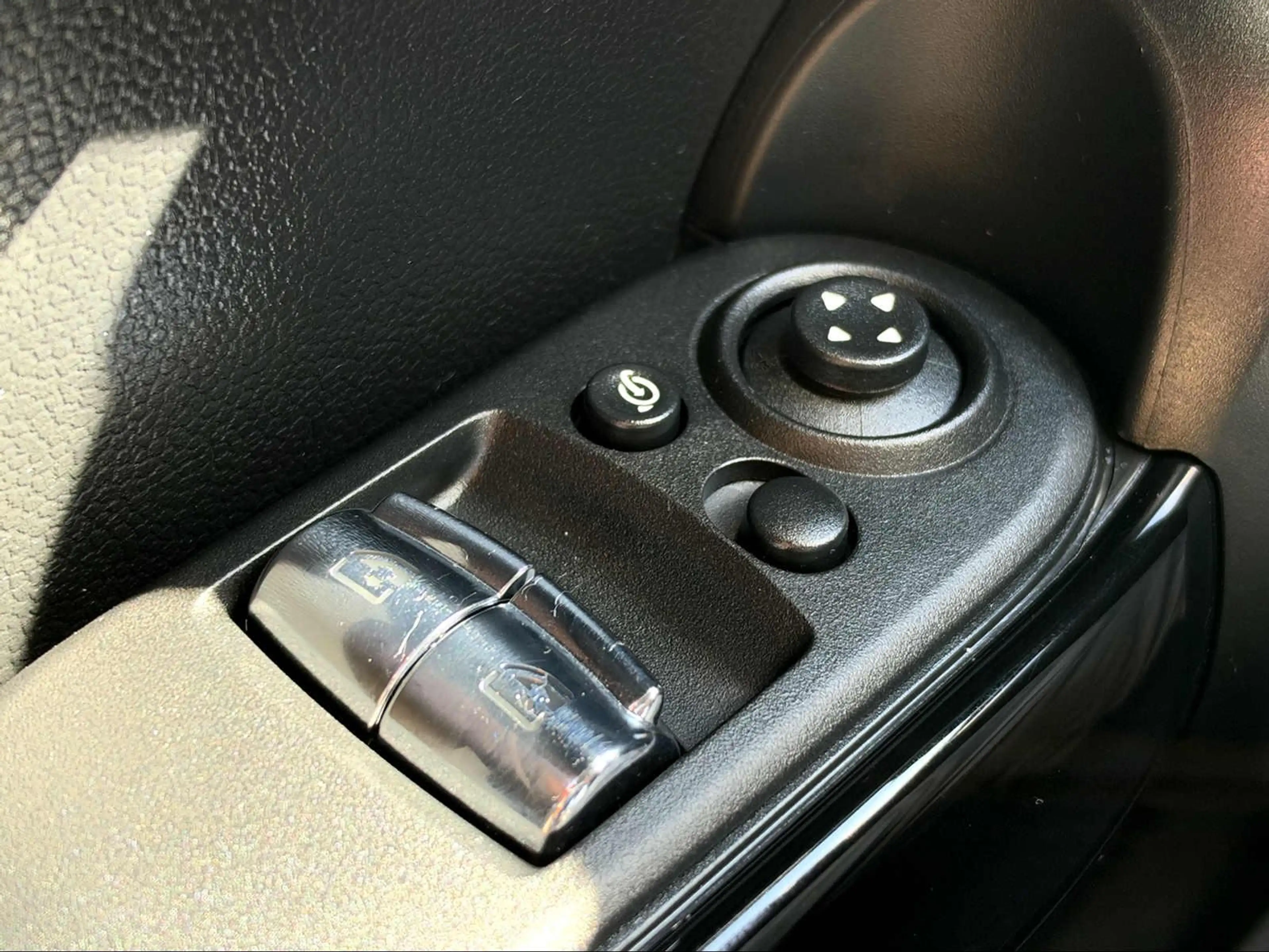 MINI Cooper SE Yours Trim HUD/NAV/KAME/SHZ/LENKH/PANO — photo 14