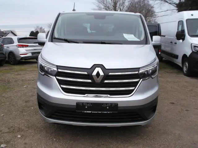 Renault Trafic L1H1 3,0t (9 Sitze) Life Automatik - 150PS