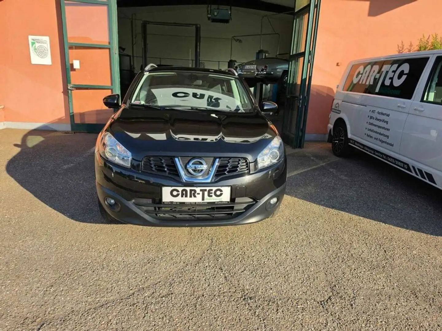 Nissan Qashqai Visia 4X4 Schwarz - 2