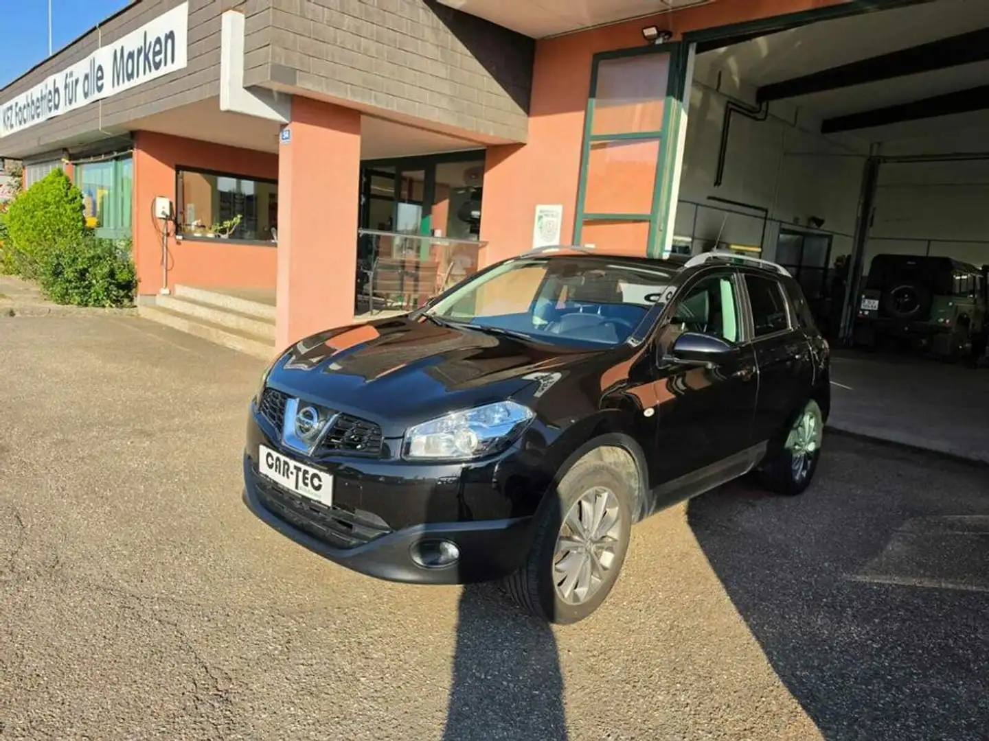 Nissan Qashqai Visia 4X4 Schwarz - 1