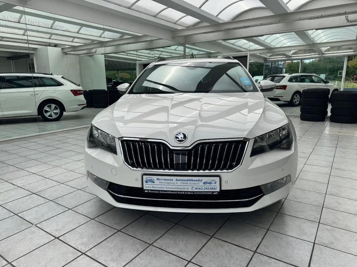Skoda Superb Combi Ambition Neue Wartung,Kamera, Weiß - 1