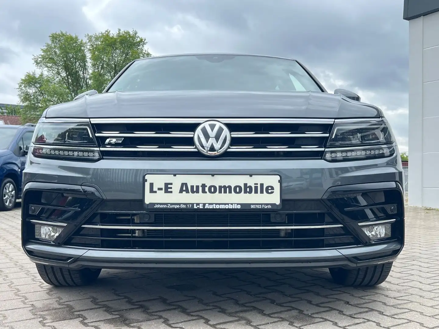 Volkswagen Tiguan 2.0TSI Highline 4M 3 X R-LINE*LED/PANO.. Gris - 2