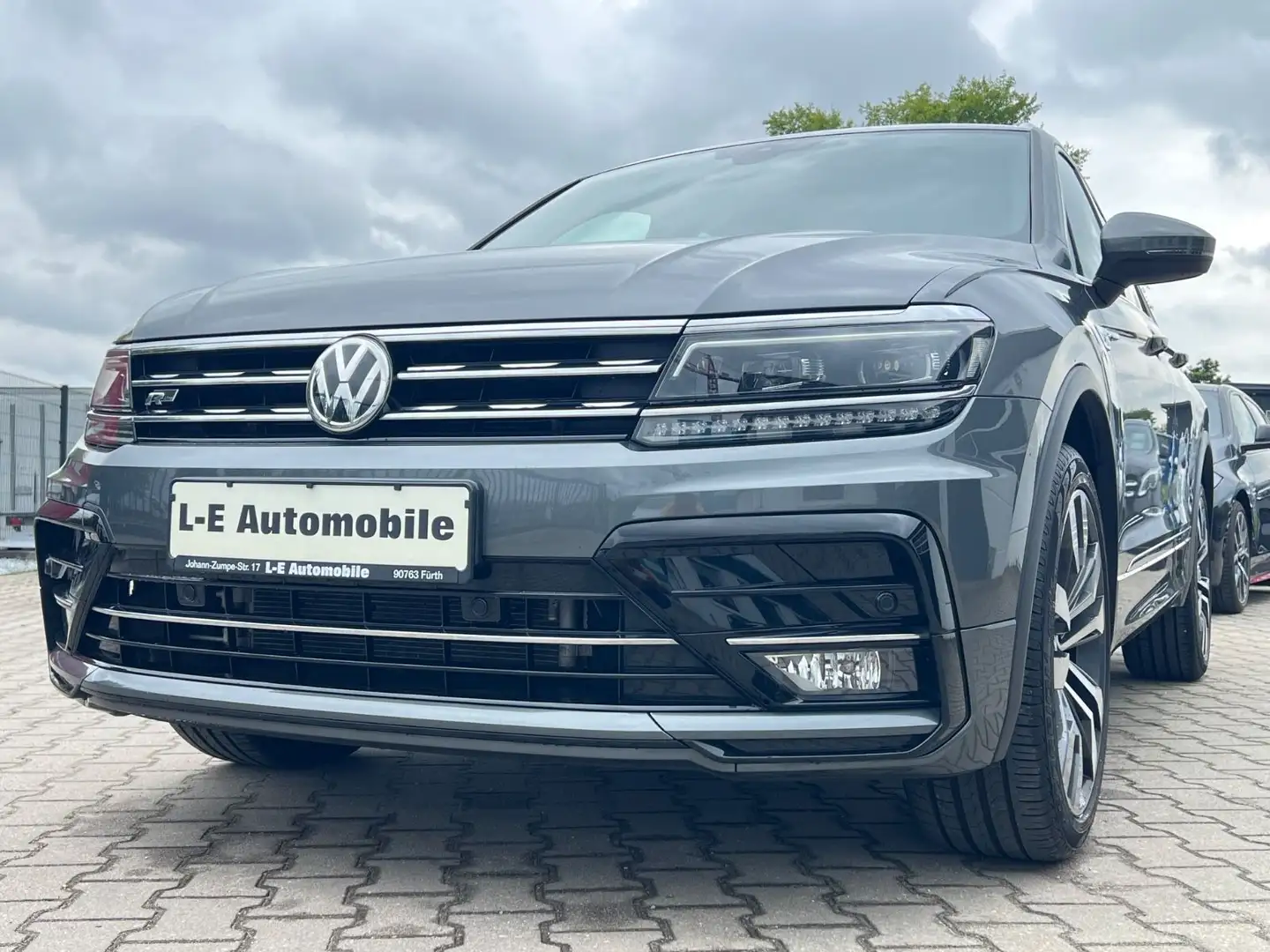 Volkswagen Tiguan 2.0TSI Highline 4M 3 X R-LINE*LED/PANO.. Gris - 1