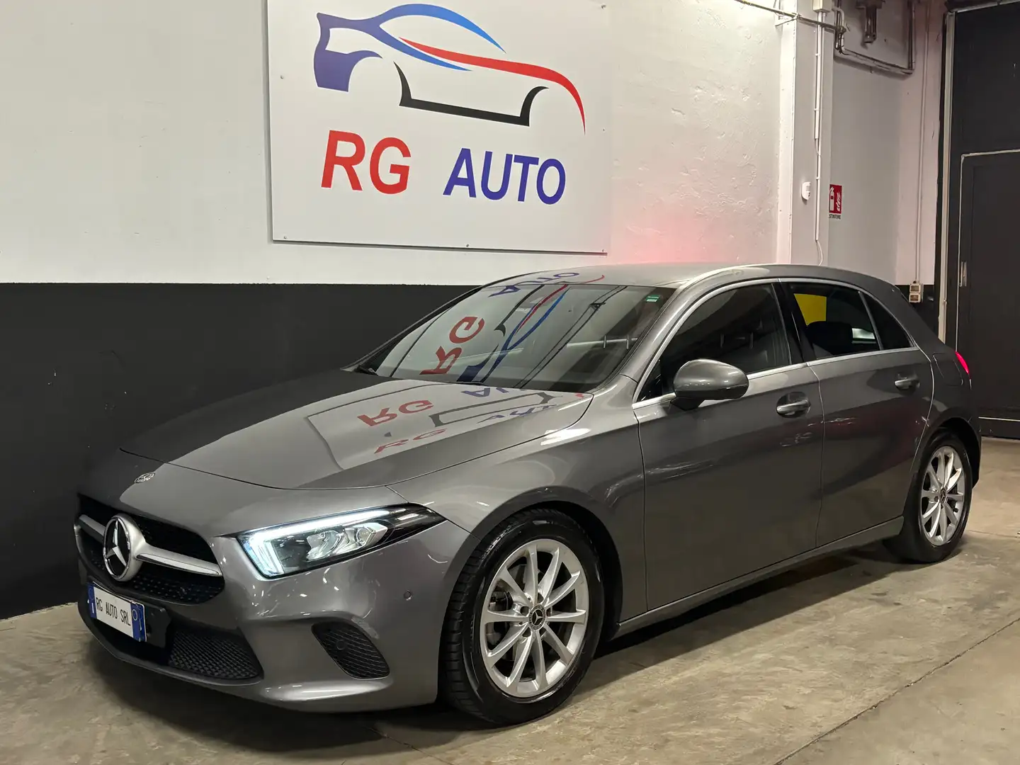 Mercedes-Benz A 180 A 180 d Sport Grigio - 1