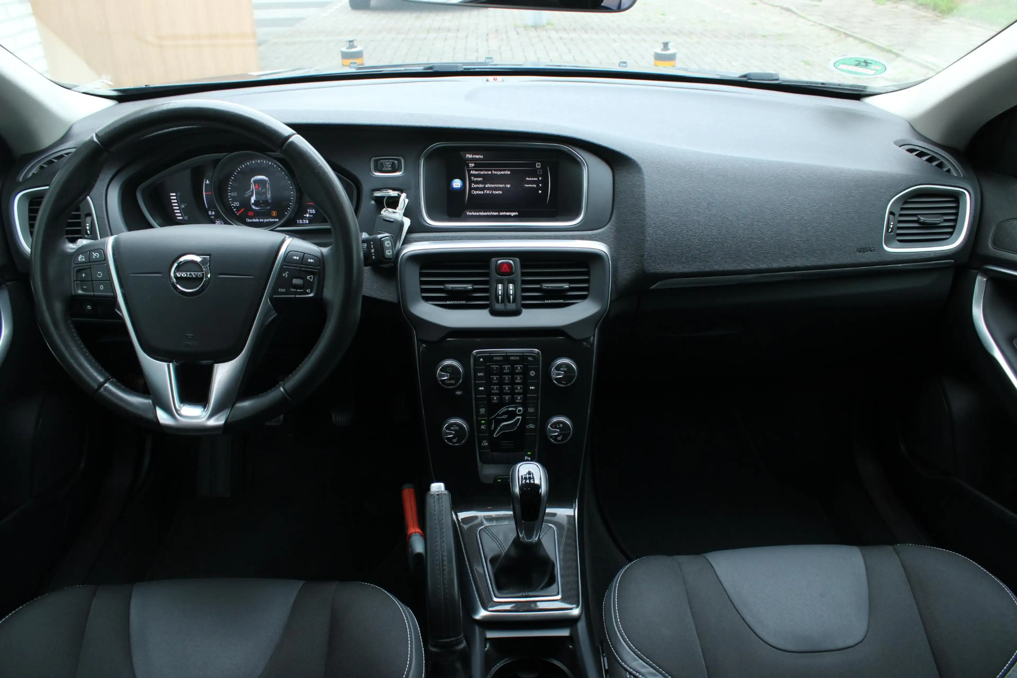 Volvo V40 T2 Nordic+ | Verwarmde voorstoelen | 16" lichtmeta — photo 12