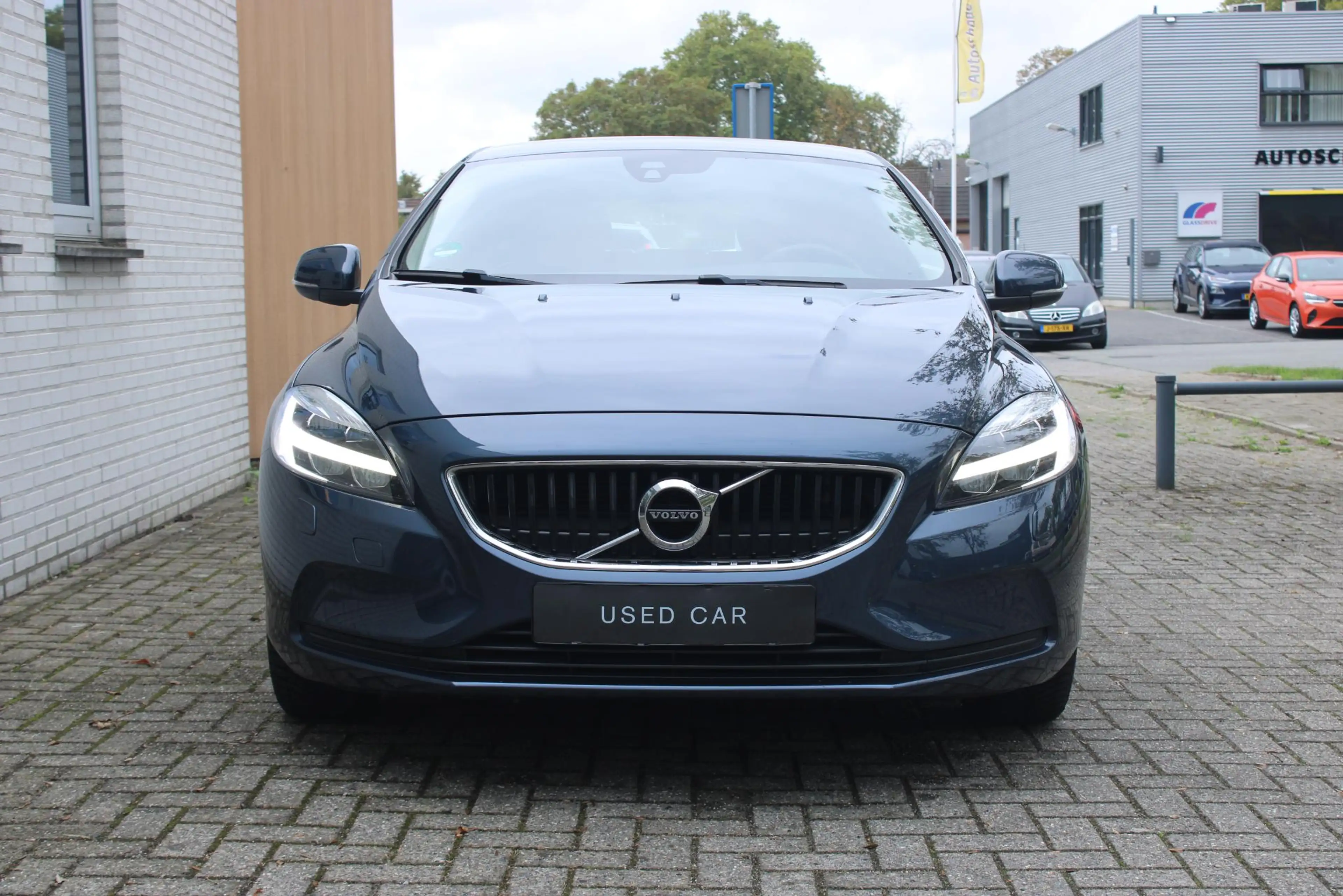 Volvo V40 T2 Nordic+ | Verwarmde voorstoelen | 16" lichtmeta — photo 2