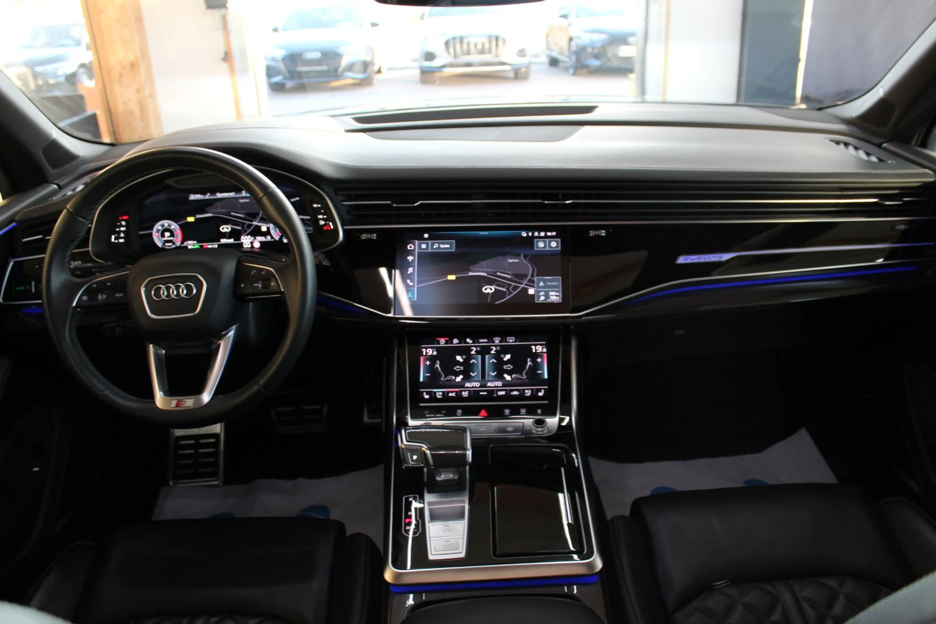Audi Q7 50 TDI S tro quattro S line competition plus — photo 10