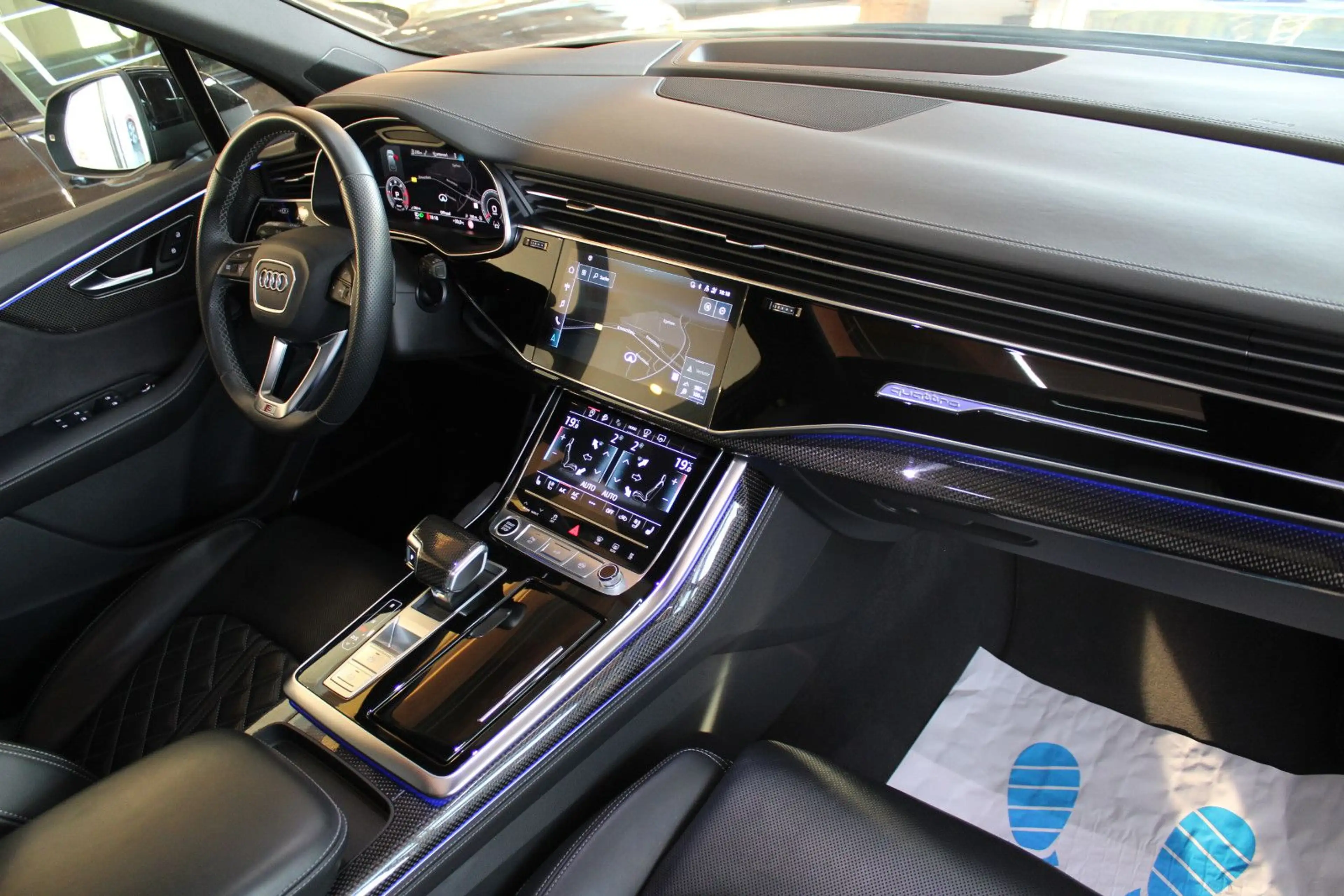 Audi Q7 50 TDI S tro quattro S line competition plus — photo 12