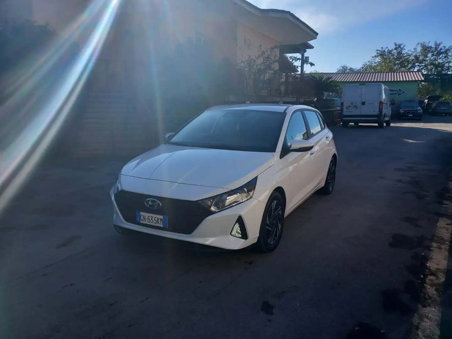 Hyundai i20 HYUNDAI I20 ANNO 2023 Bianco - 2