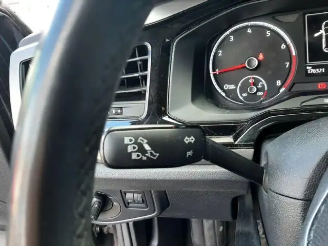 Volkswagen Polo view 11