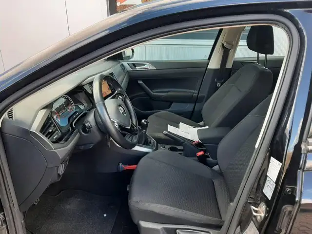 Volkswagen Polo view 8