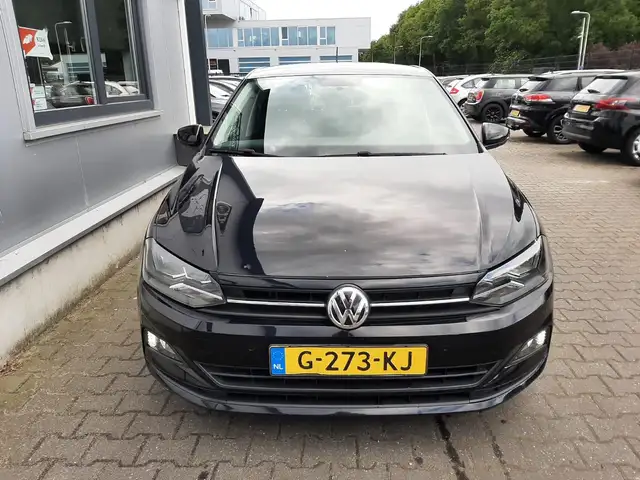 Volkswagen Polo view 3