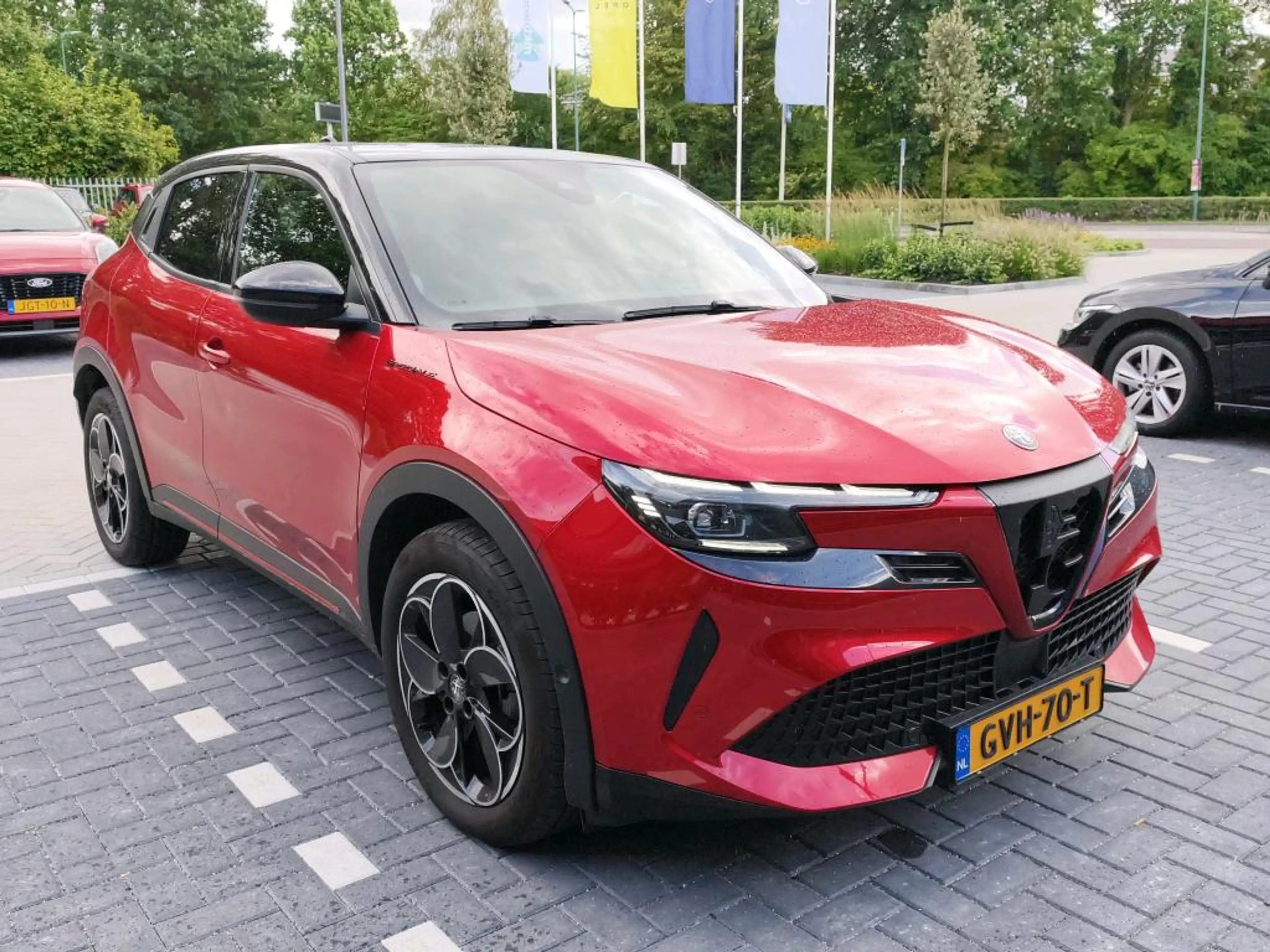 Alfa Romeo Junior Elettrica Speciale 54 kWh | 97% SOH | Carplay | Cl — photo 2