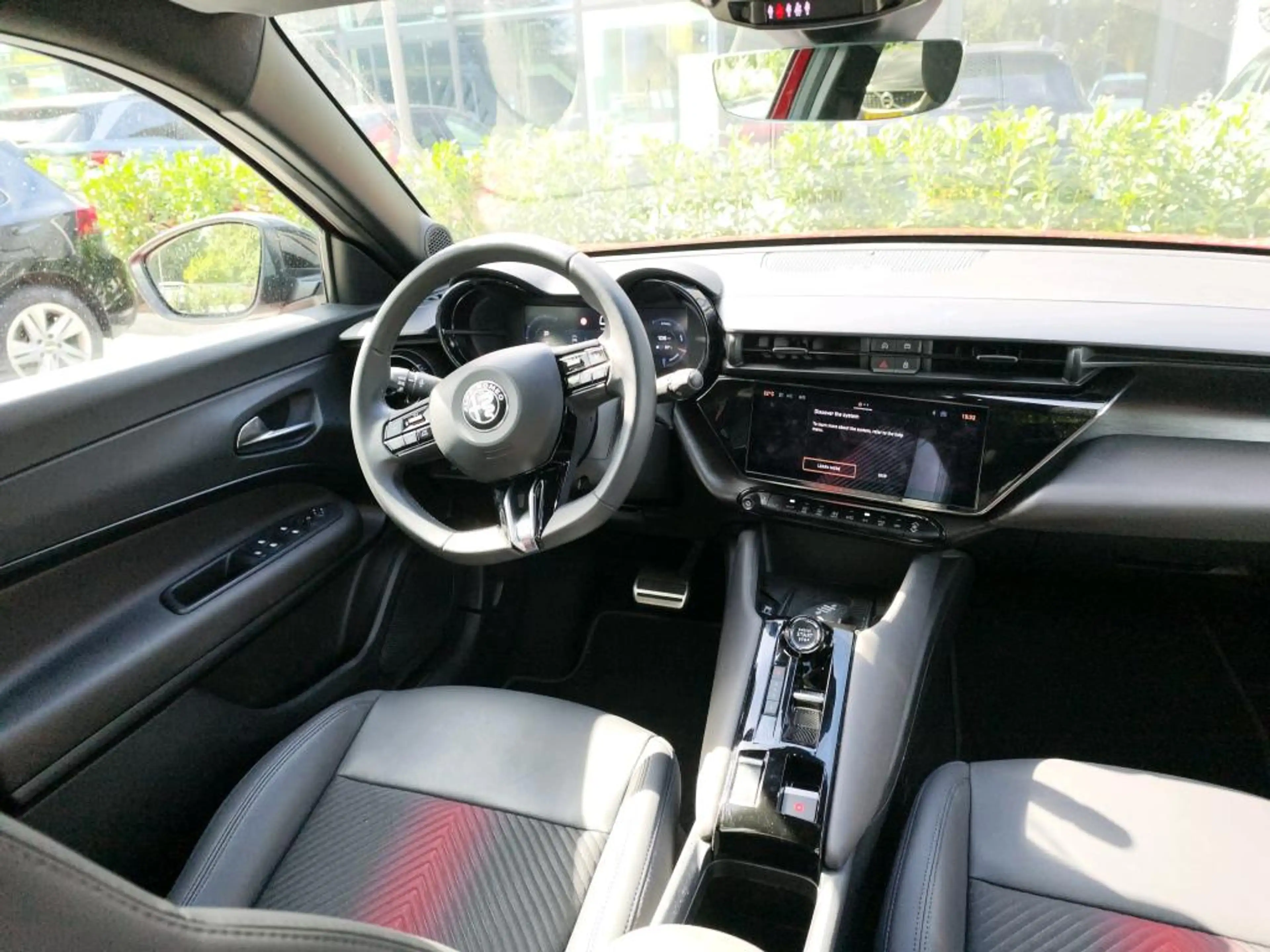 Alfa Romeo Junior Elettrica Speciale 54 kWh | 97% SOH | Carplay | Cl — photo 6