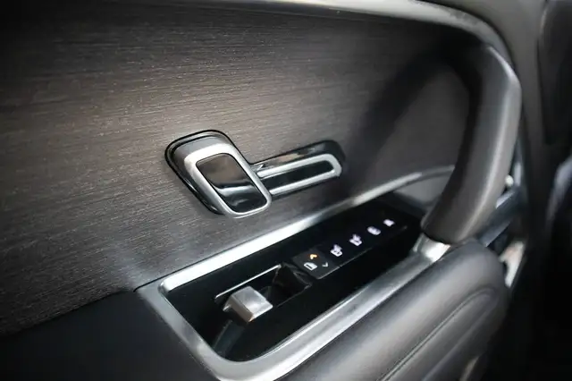 Land Rover Range Rover view 26
