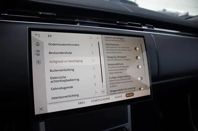 Land Rover Range Rover view 23
