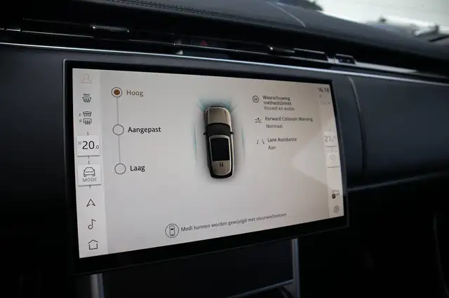 Land Rover Range Rover view 24