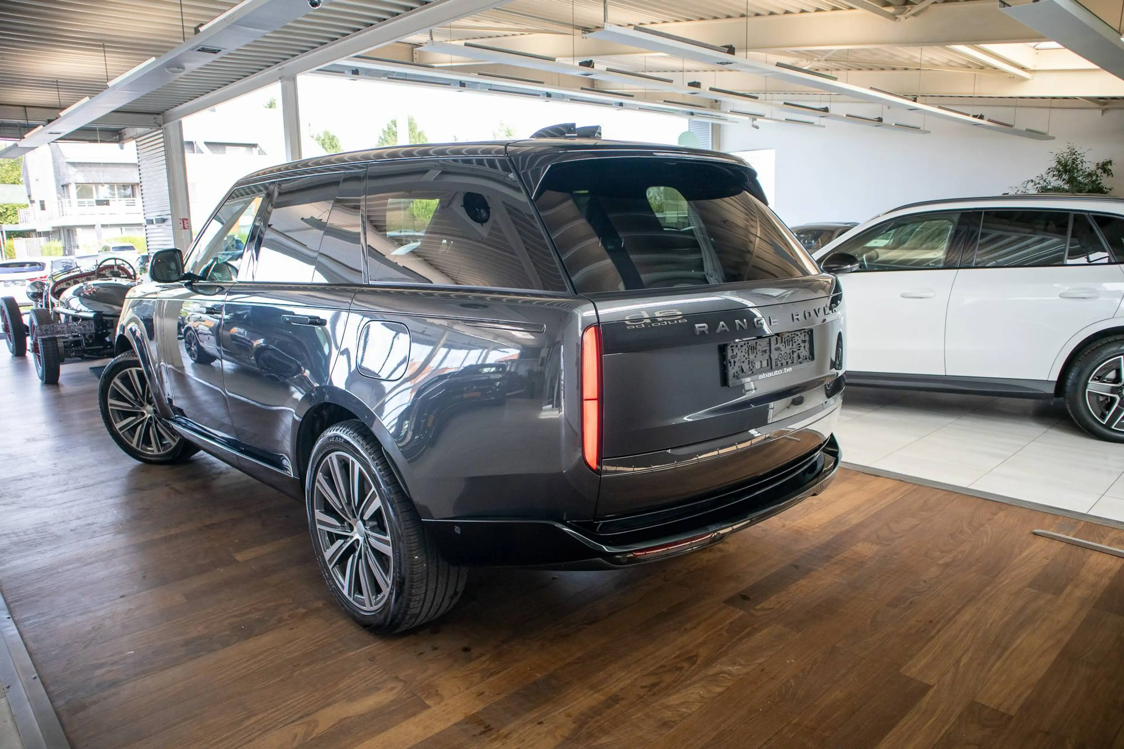 Land Rover Range Rover HSE 460e luchtvering, panoramadak, zetelverwarming en verkoeling voor en achter, 360° camera — photo 5