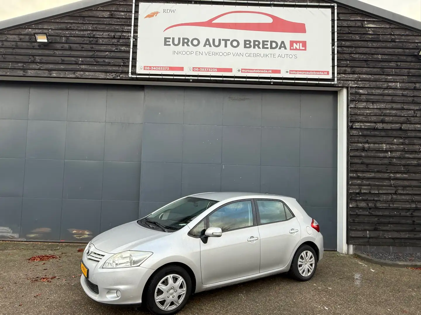 Toyota Auris 1.3 Aspiration Grijs - 1