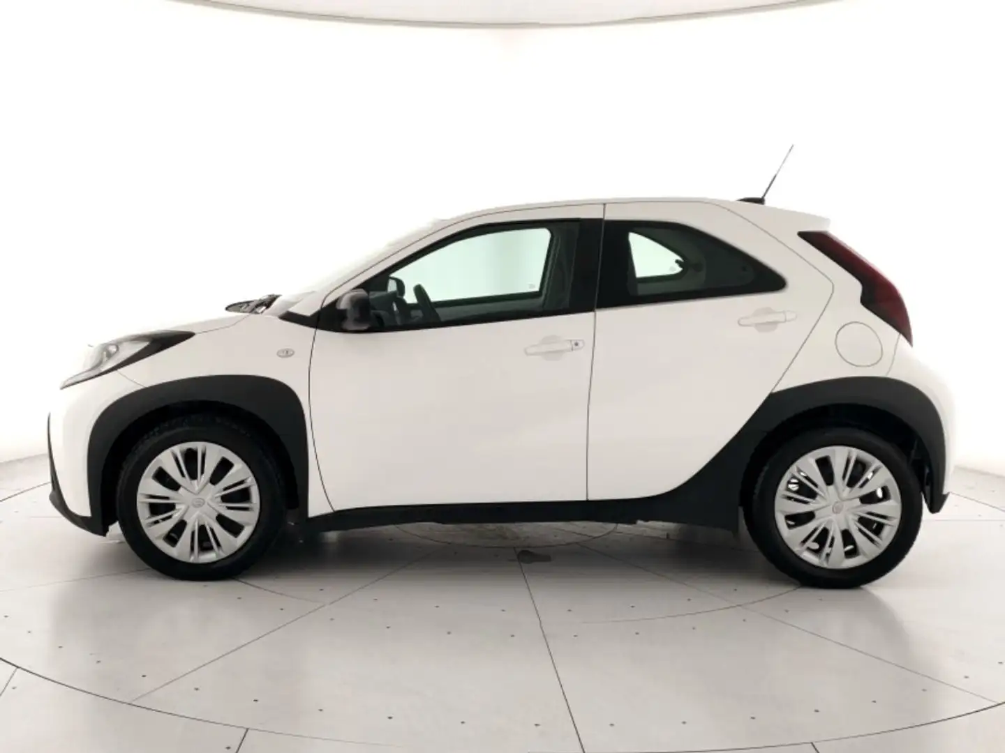 Toyota Aygo X 1.0 Active 72cv Bianco - 2