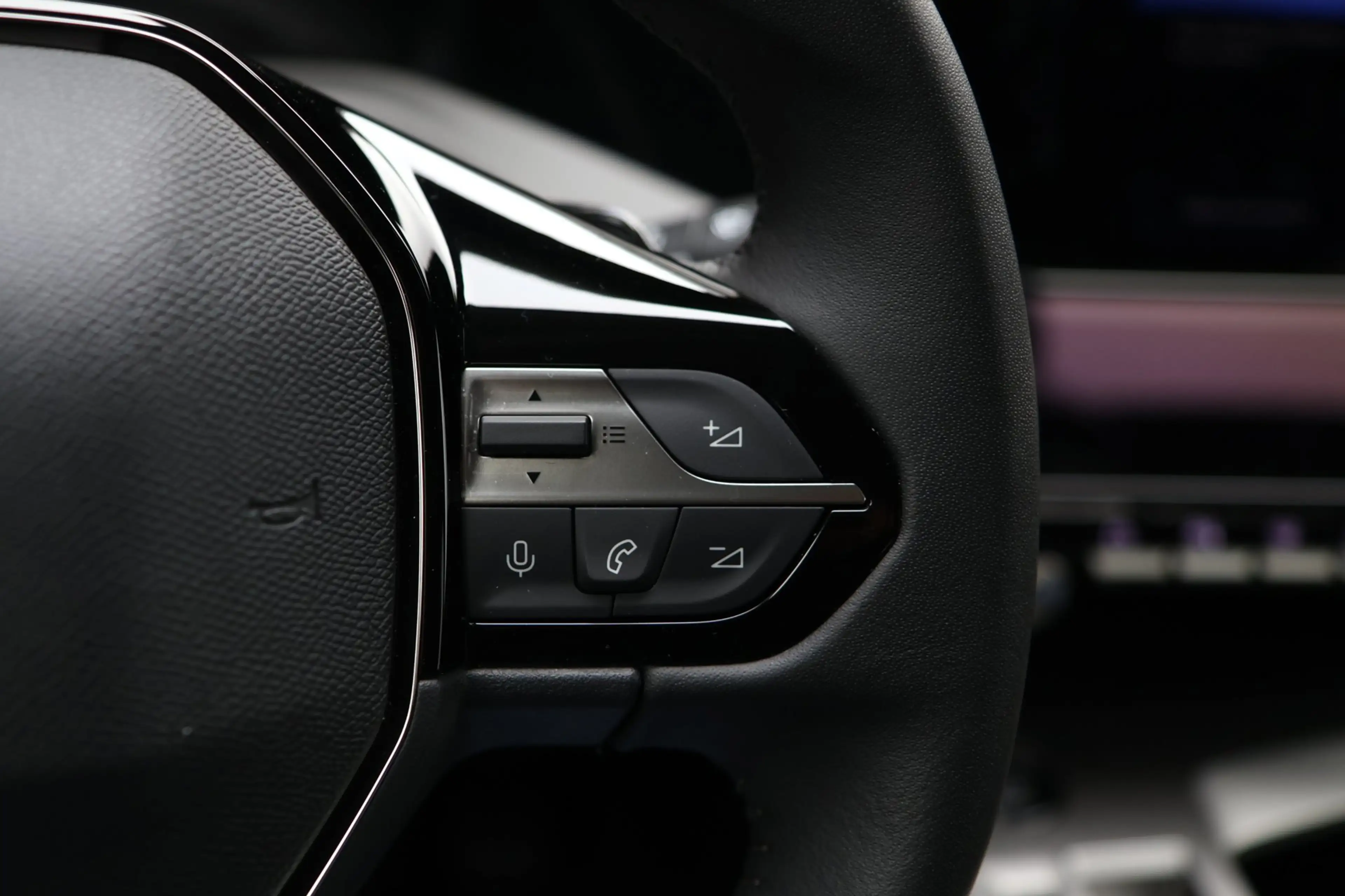 Peugeot 408 1.2 Hybrid 145 e-DCS6 Allure navi 360 camera acc k — photo 10