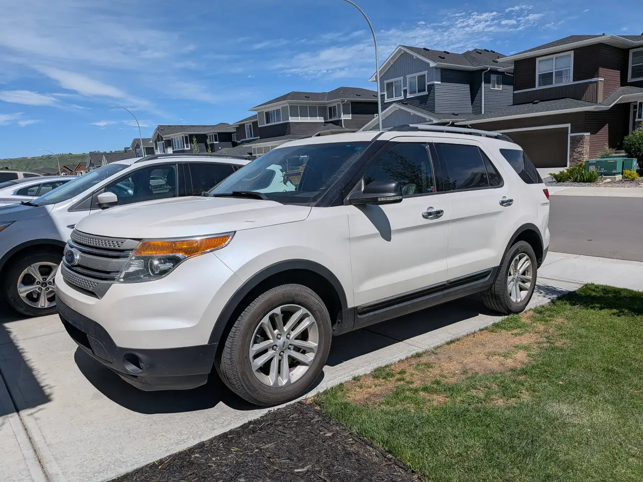 Ford Explorer photo Ford Explorer