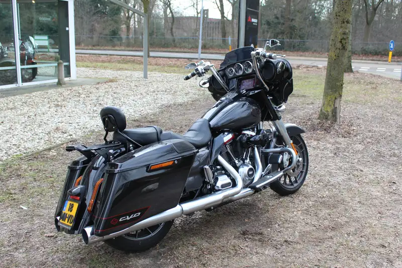 Harley-Davidson Street Glide - foto 7