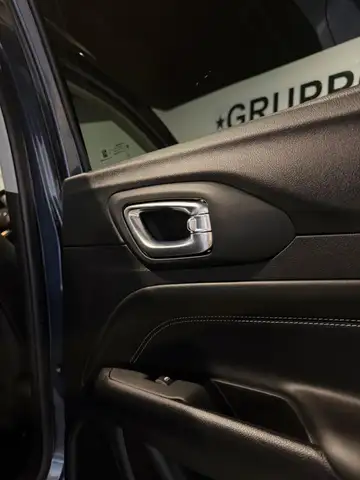 Jeep Compass view 13