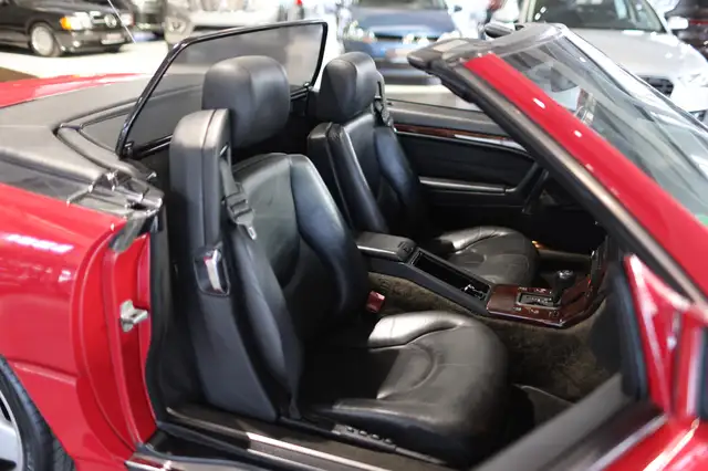 Mercedes-Benz SL view 13