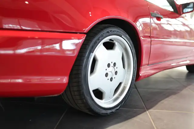 Mercedes-Benz SL view 8