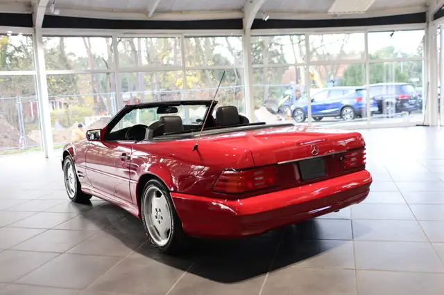 Mercedes-Benz SL view 5
