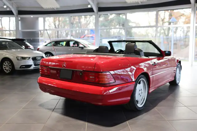Mercedes-Benz SL view 7