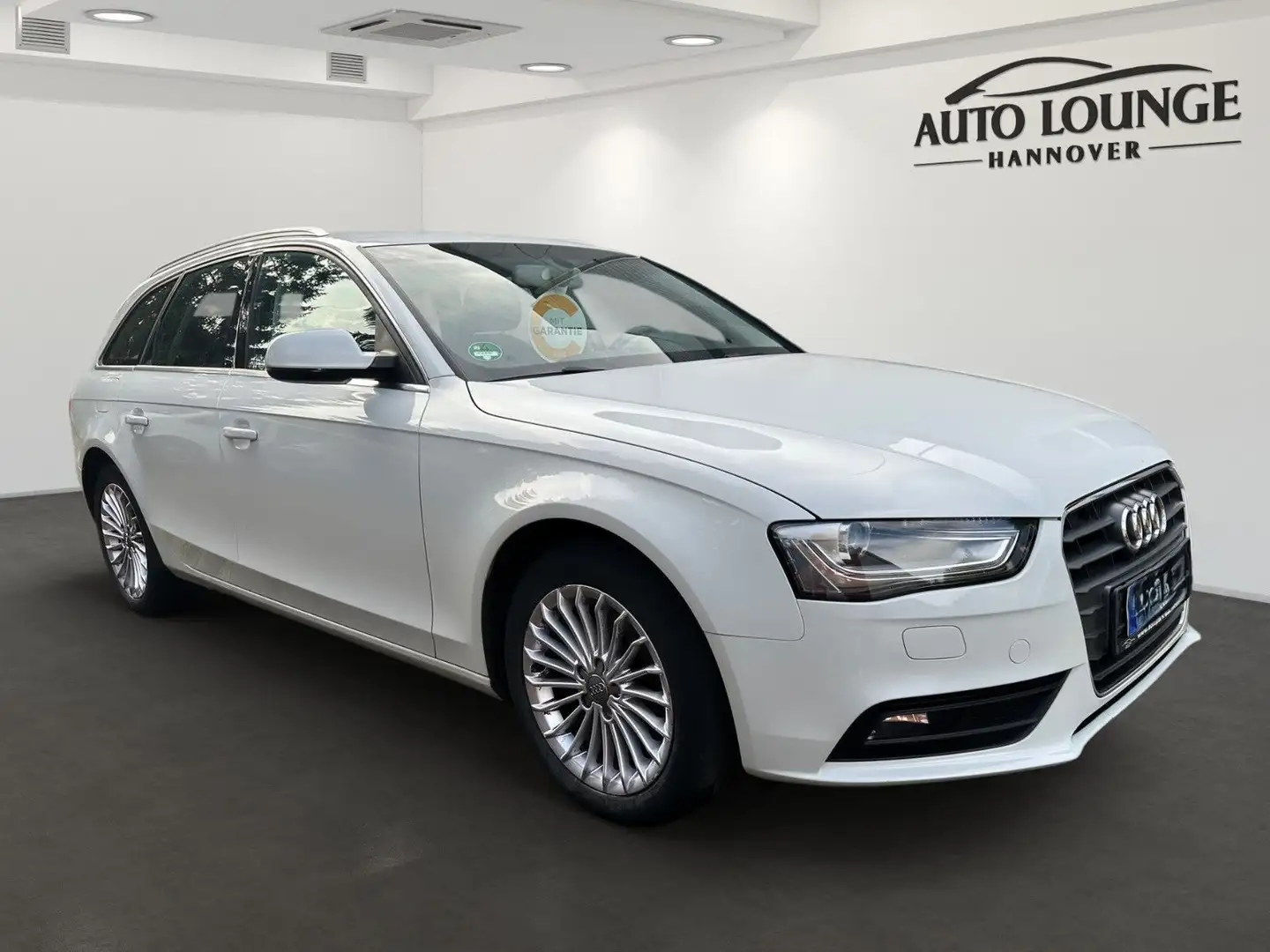 Audi A4 Avant Attraction Weiß - 1