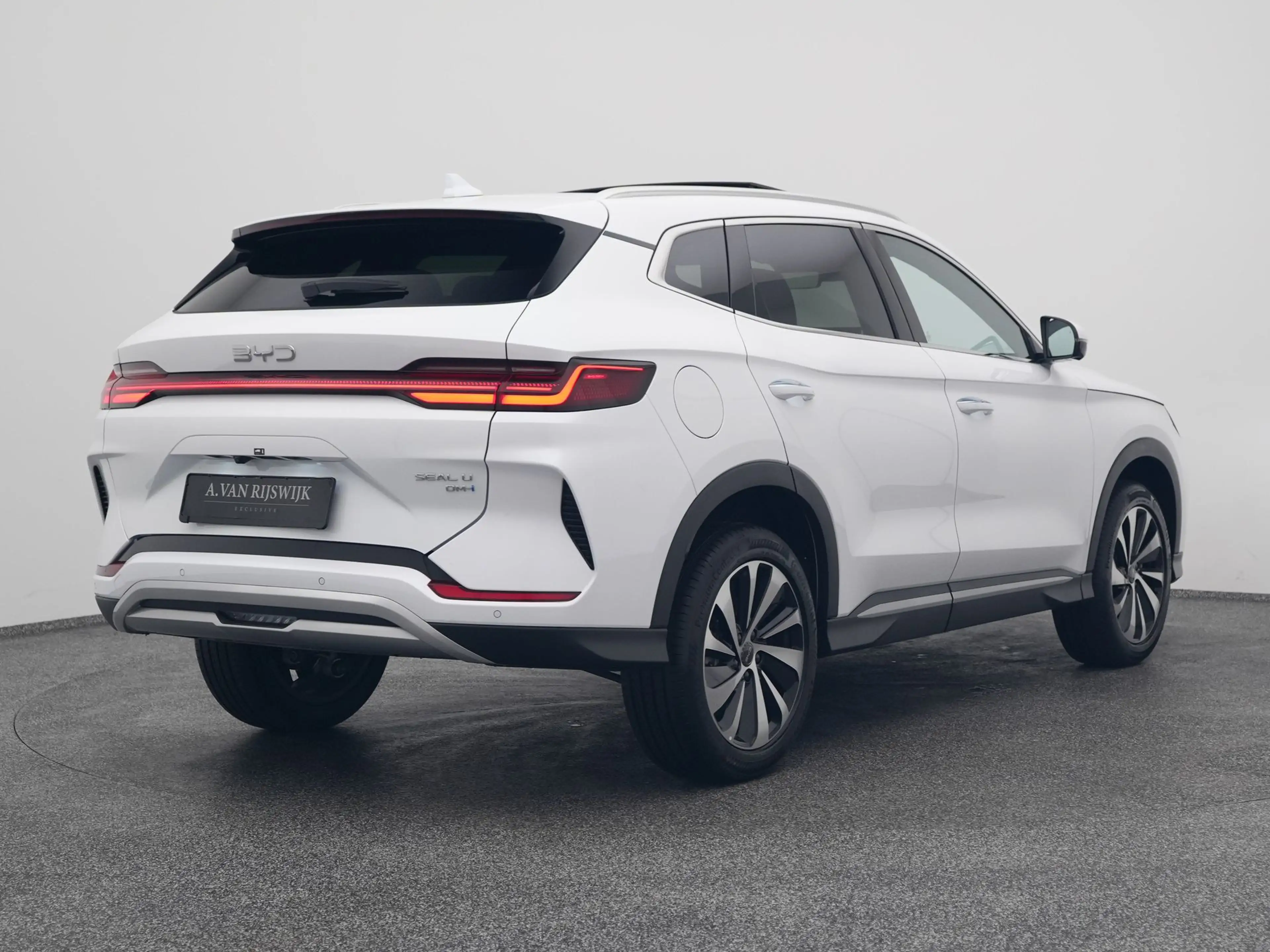 BYD Seal U 1.5 DM-i FWD Boost | PANO | 360° | HUD | ADAPTIVE — photo 6