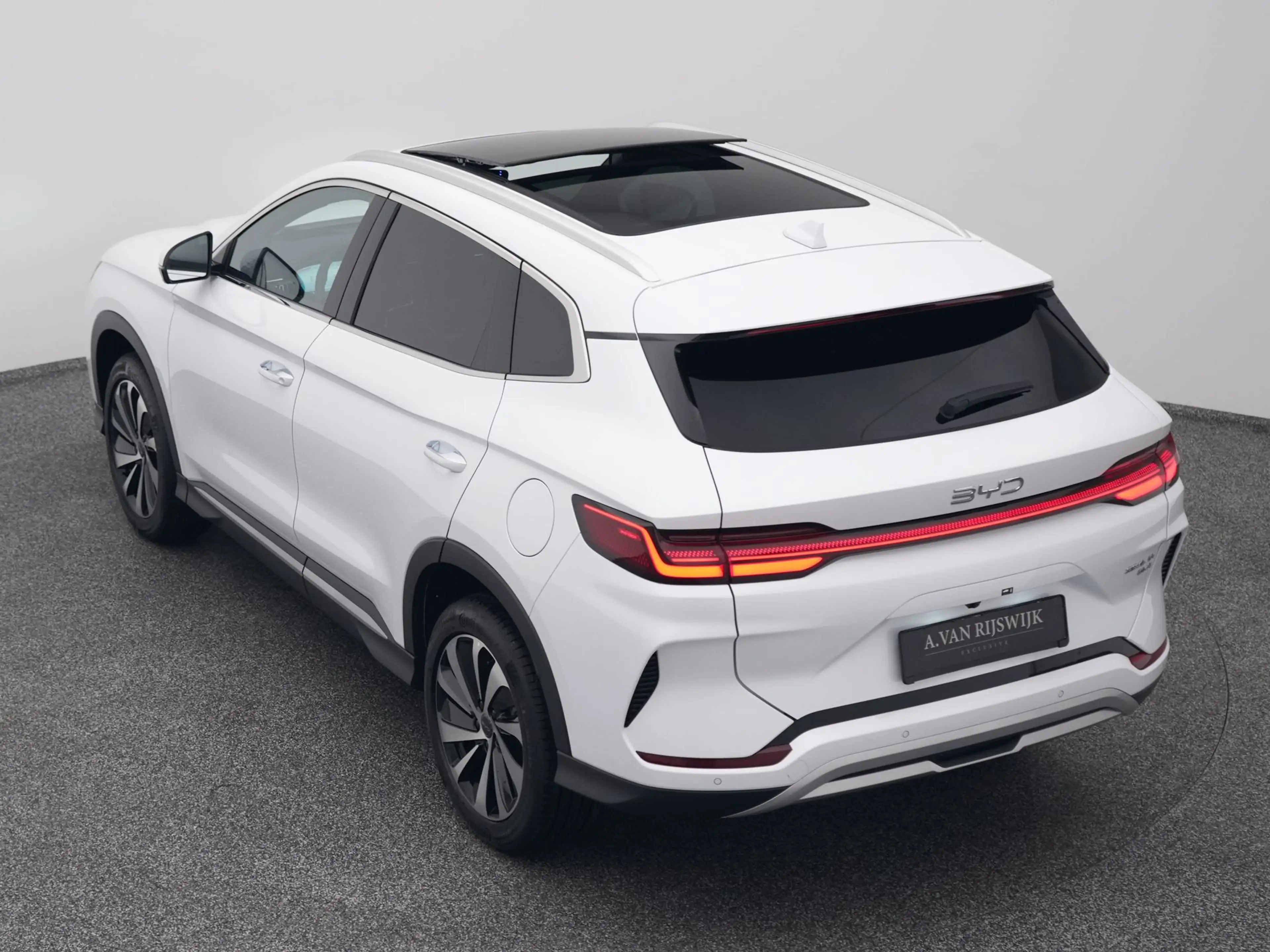 BYD Seal U 1.5 DM-i FWD Boost | PANO | 360° | HUD | ADAPTIVE — photo 25